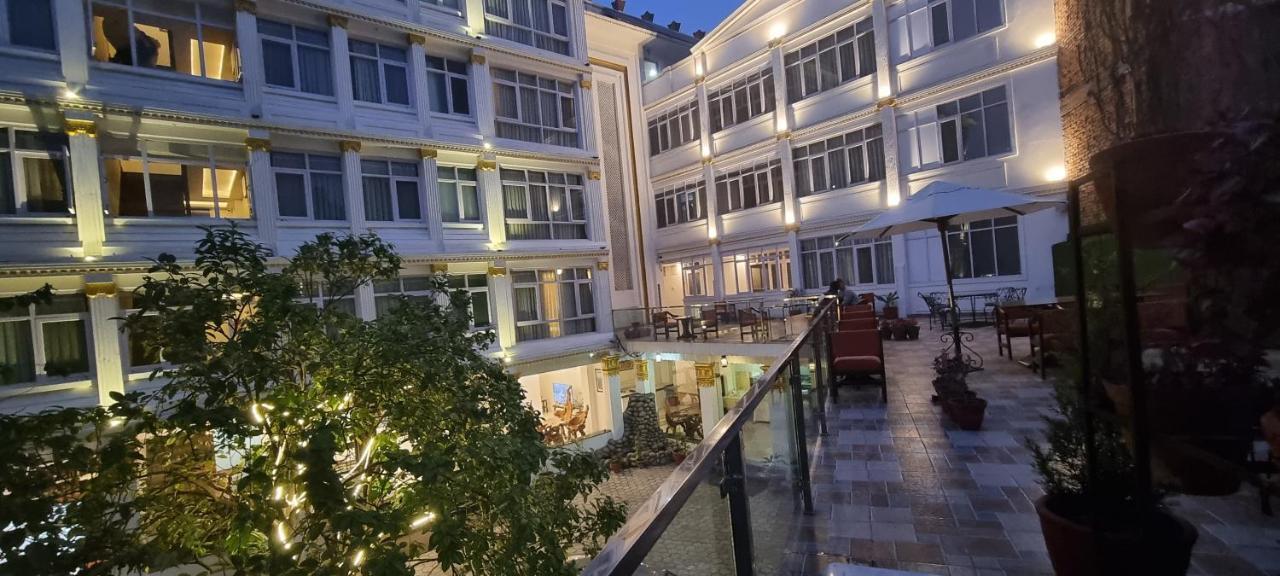 Durbar Hotel & Residence Kathmandu Esterno foto