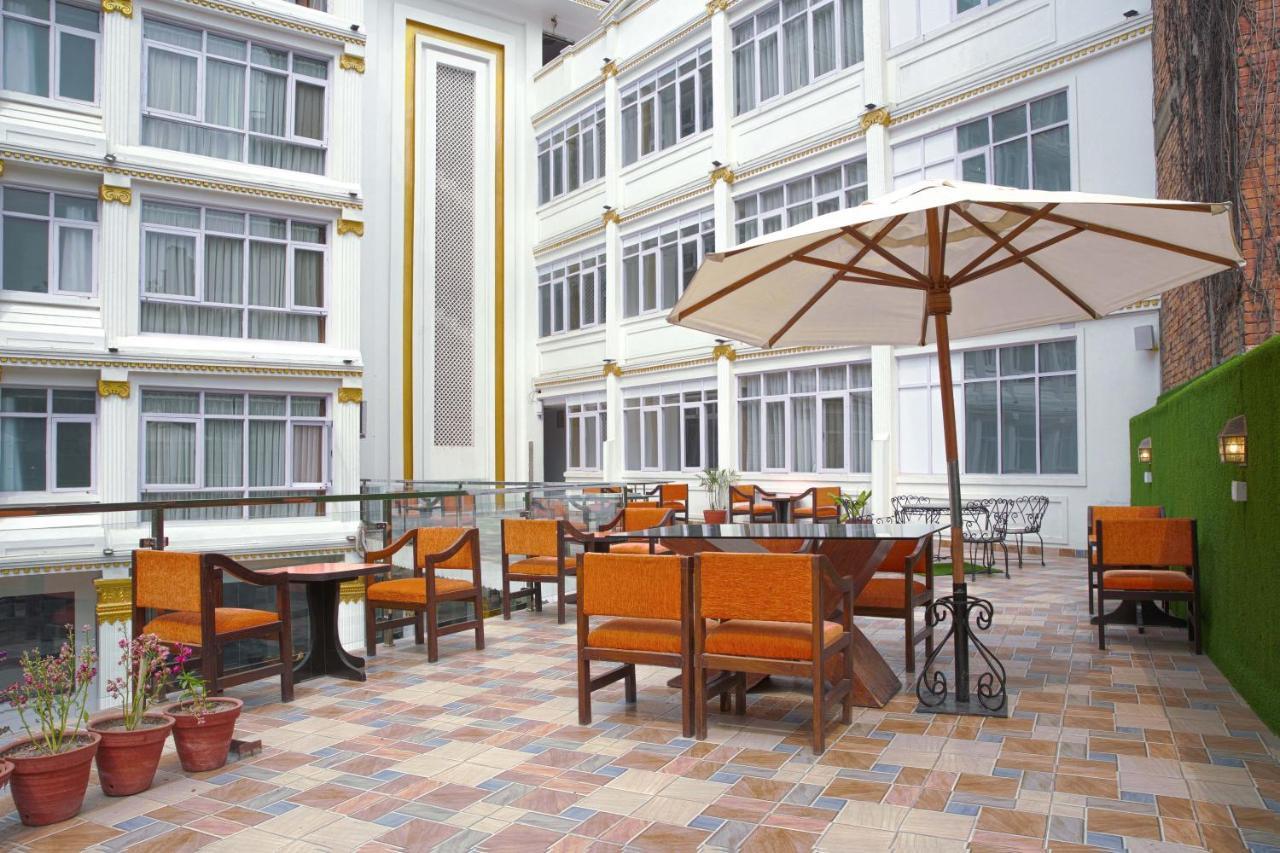 Durbar Hotel & Residence Kathmandu Esterno foto