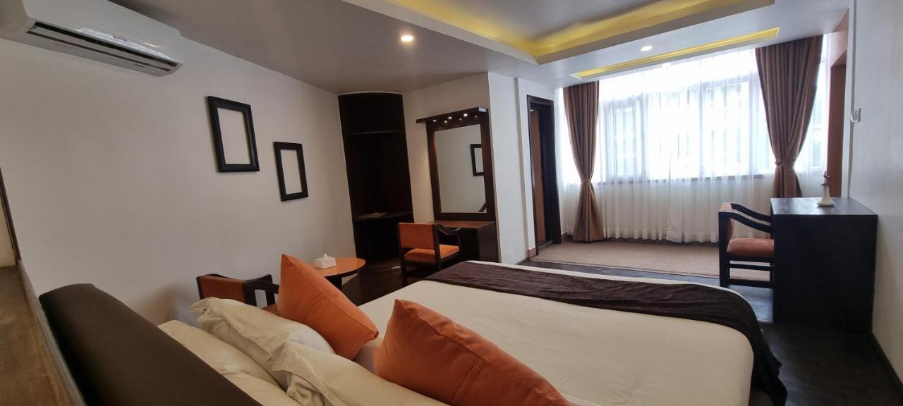 Durbar Hotel & Residence Kathmandu Esterno foto