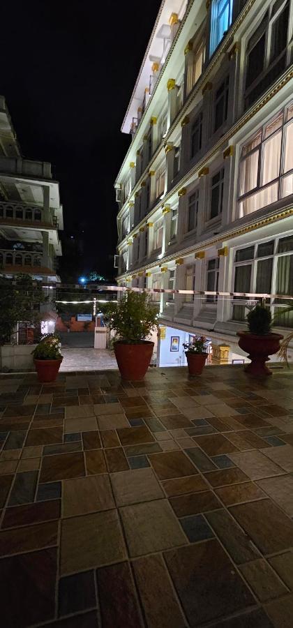 Durbar Hotel & Residence Kathmandu Esterno foto